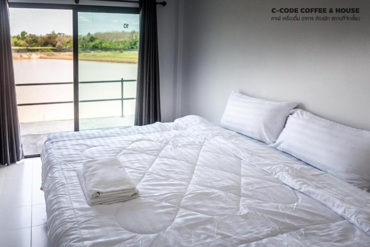 C-Code Resort Lom Sak Bagian luar foto