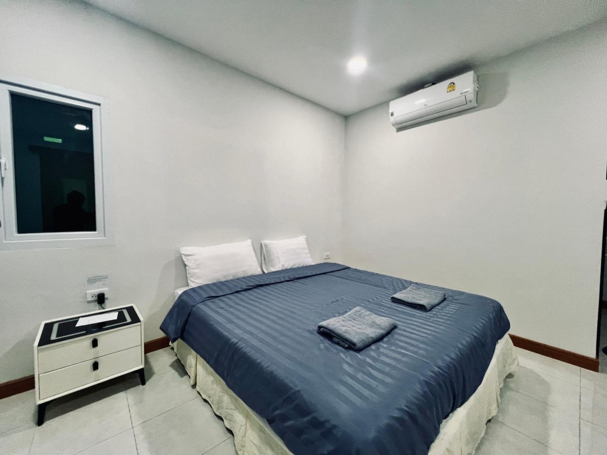 C-Code Resort Lom Sak Bagian luar foto